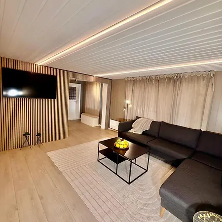 Storgata 150 Forste Etasje * 特罗姆瑟